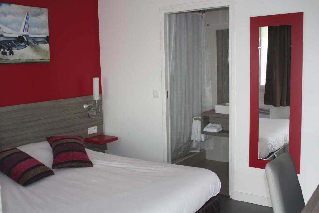 Airport-Hotel Mauregard Zimmer foto